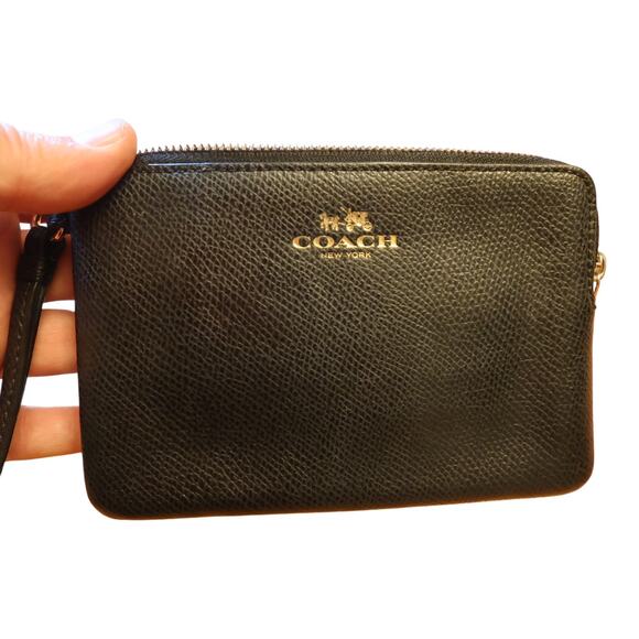 Coach Black Pebbled Leather Corner-Zip Wristlet Gold Hardware 2 Card Slots - Picture 1 of 9